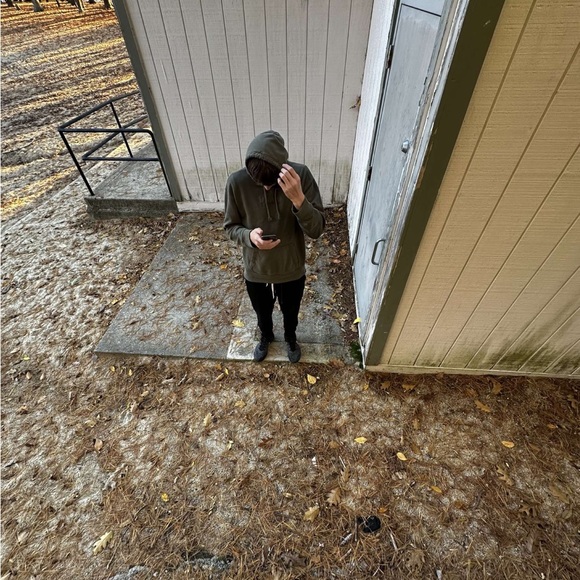 Meet your Posher, Chris - Picture 1 of 1